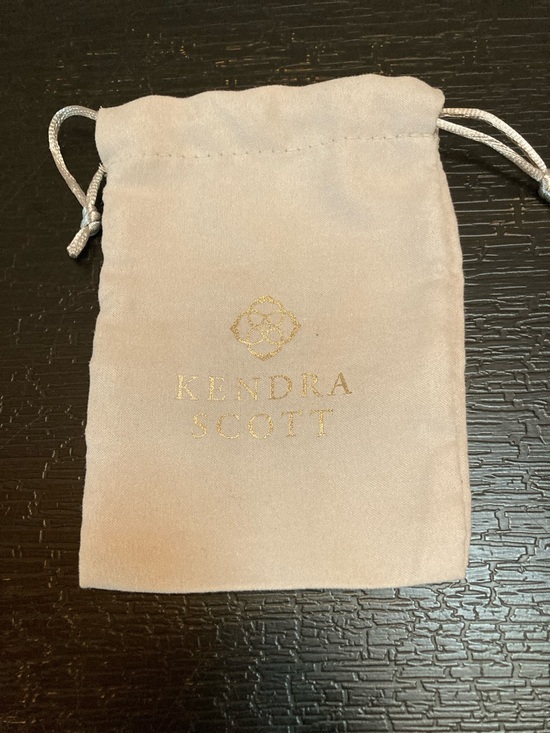 Kendra Scott Lee Gold Drop Earrings with Gray Faceted Stones - Picture 8 of 10